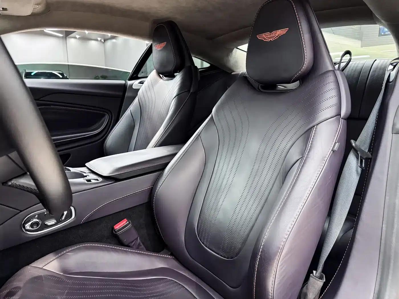 Aston Martin DB11 2019 4.0T V8 Coupe — миниатюра 6