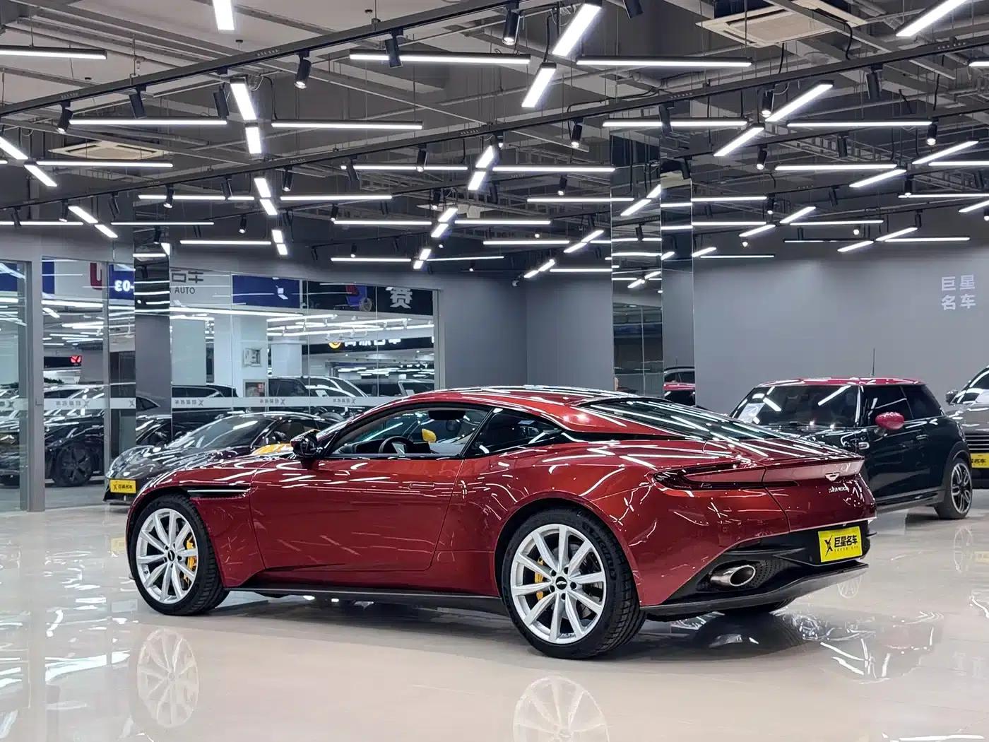 Aston Martin DB11 2019 4.0T V8 Coupe — миниатюра 9