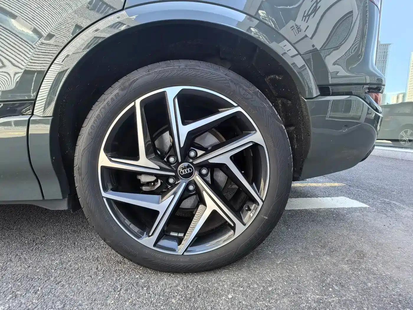 Audi Q6L Sportback e-tron 2026 First Edition — миниатюра 11