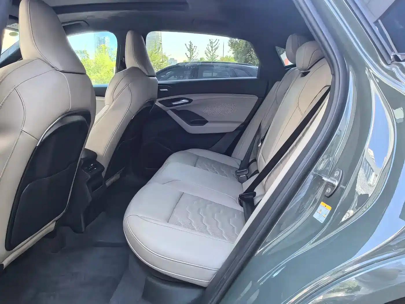 Audi Q6L Sportback e-tron 2026 First Edition — миниатюра 9