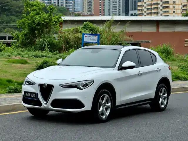 2017 Stelvio 2.0T 200HP Elite Edition