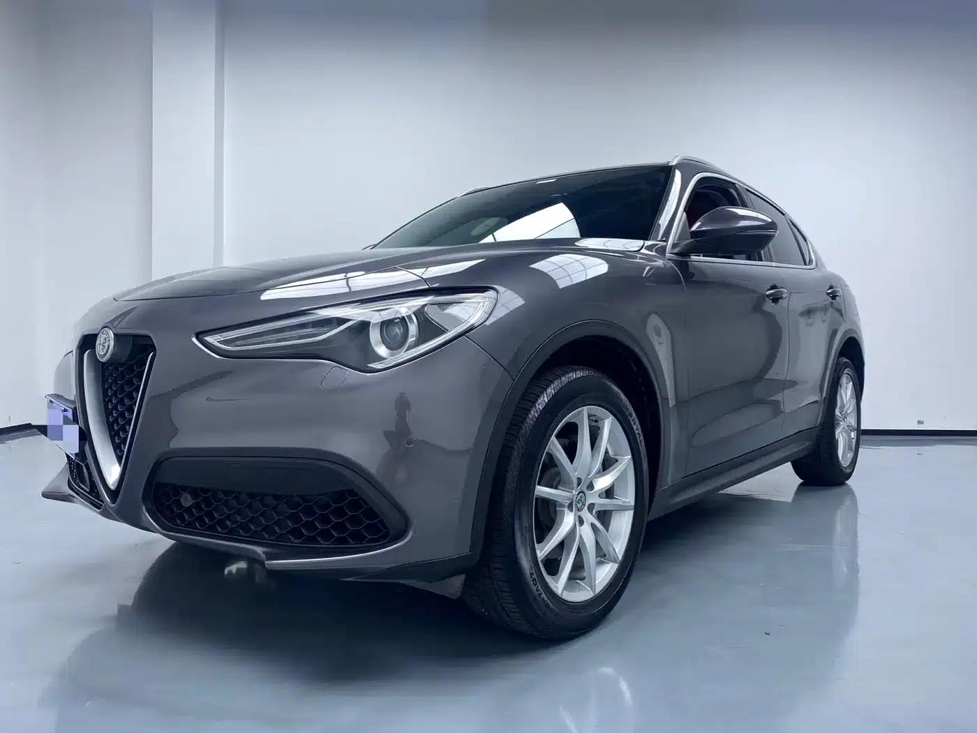 2021 Stelvio 2.0T 280HP Luxury Edition — миниатюра 1