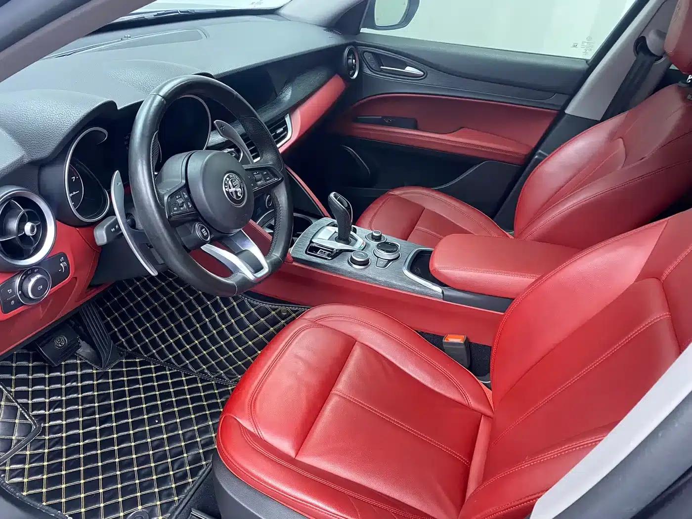 2021 Stelvio 2.0T 280HP Luxury Edition — миниатюра 3