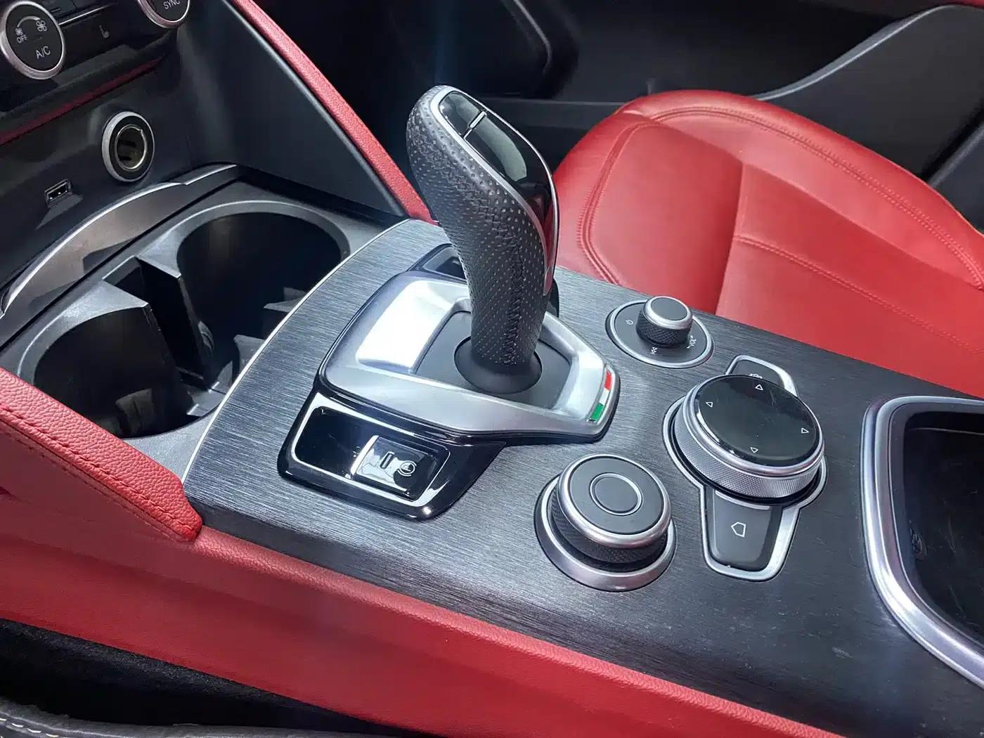 2021 Stelvio 2.0T 280HP Luxury Edition — миниатюра 4