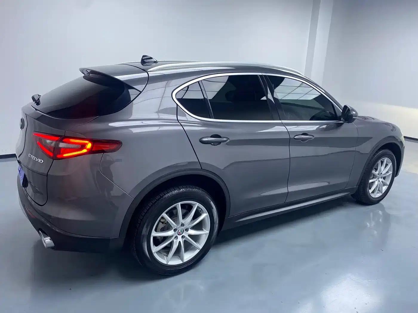 2021 Stelvio 2.0T 280HP Luxury Edition — миниатюра 7