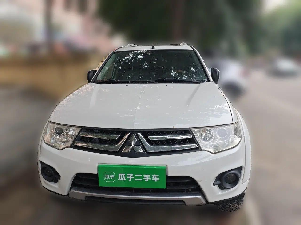 Mitsubishi Pajero Sport 2013 3.0L Automatic 4x4 Flagship Edition — миниатюра 2