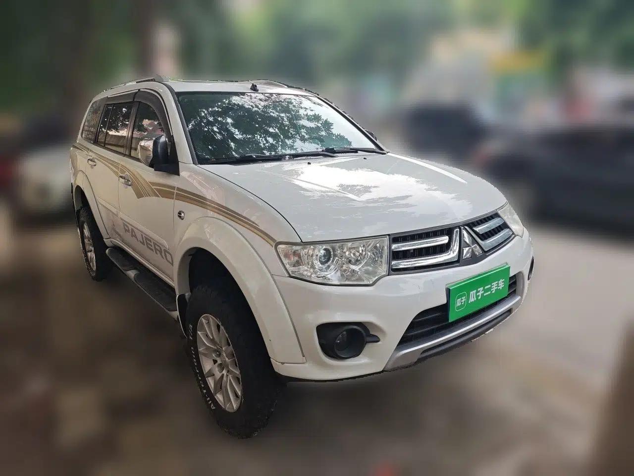 Mitsubishi Pajero Sport 2013 3.0L Automatic 4x4 Flagship Edition — миниатюра 3