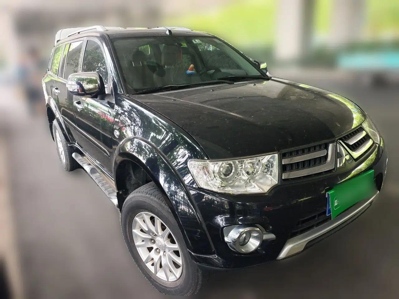 Mitsubishi Pajero Sport 2013 3.0L Automatic 4x4 Flagship Edition — миниатюра 3