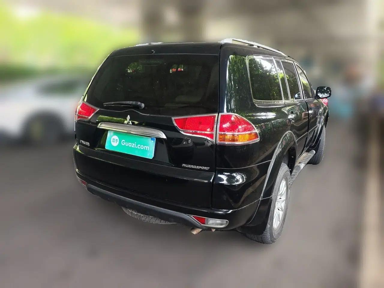 Mitsubishi Pajero Sport 2013 3.0L Automatic 4x4 Flagship Edition — миниатюра 6