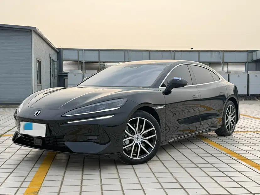 Denza Z9 2024 1100 km Four-Wheel Drive Max Version — миниатюра 1