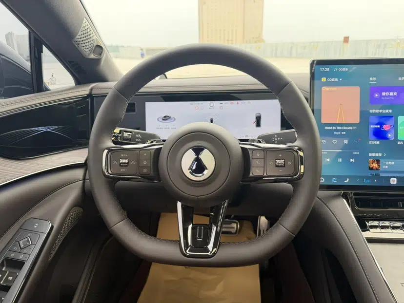 Denza Z9 2024 1100 km Four-Wheel Drive Max Version — миниатюра 22
