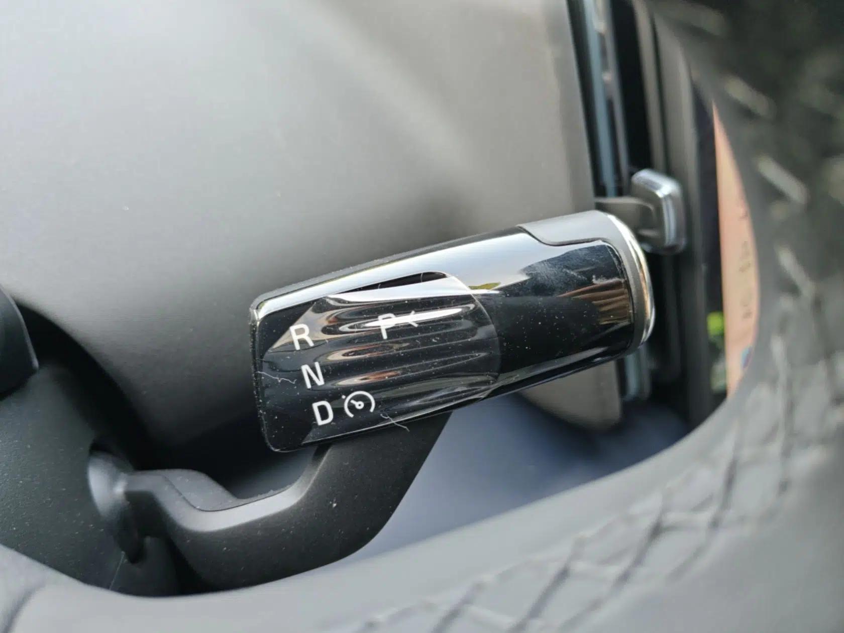 Volvo EX30 2025 Rear-Drive Long-Range Version Ultra — миниатюра 16