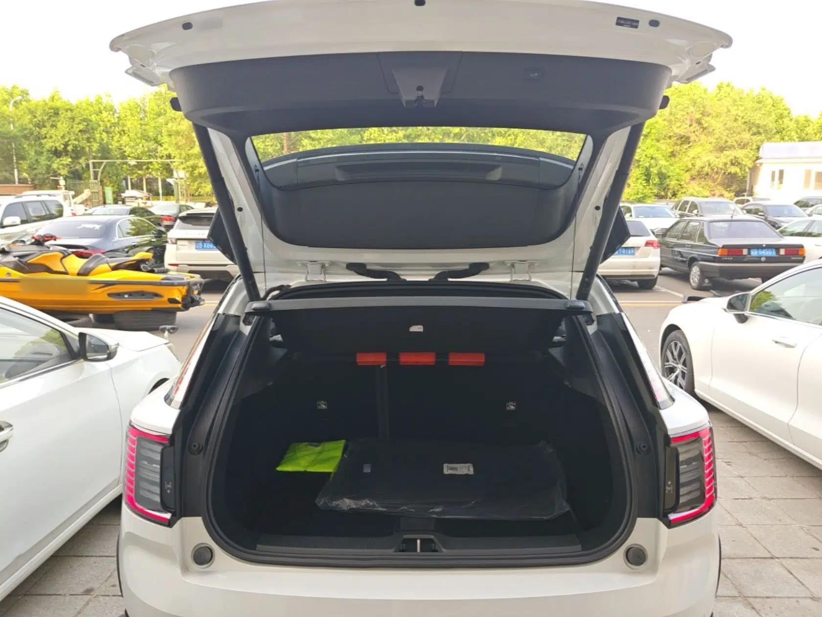 Volvo EX30 2025 Rear-Drive Long-Range Version Ultra — миниатюра 22