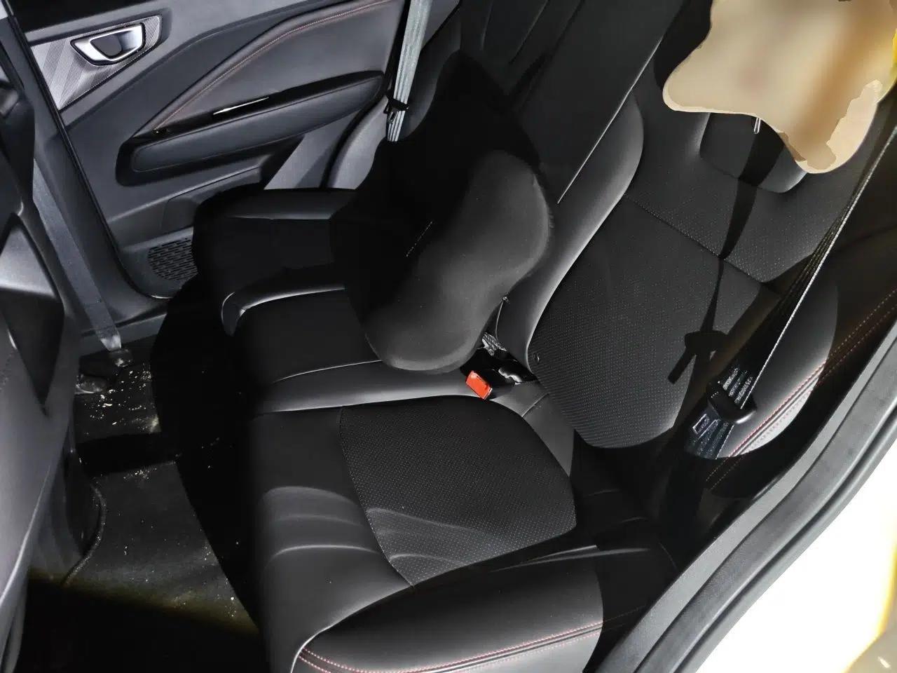 Wuling Alvez 2022 1.5T CVT Trendy & Cool Edition — миниатюра 17