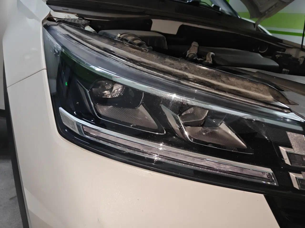 Wuling Alvez 2022 1.5T CVT Trendy & Cool Edition — миниатюра 7