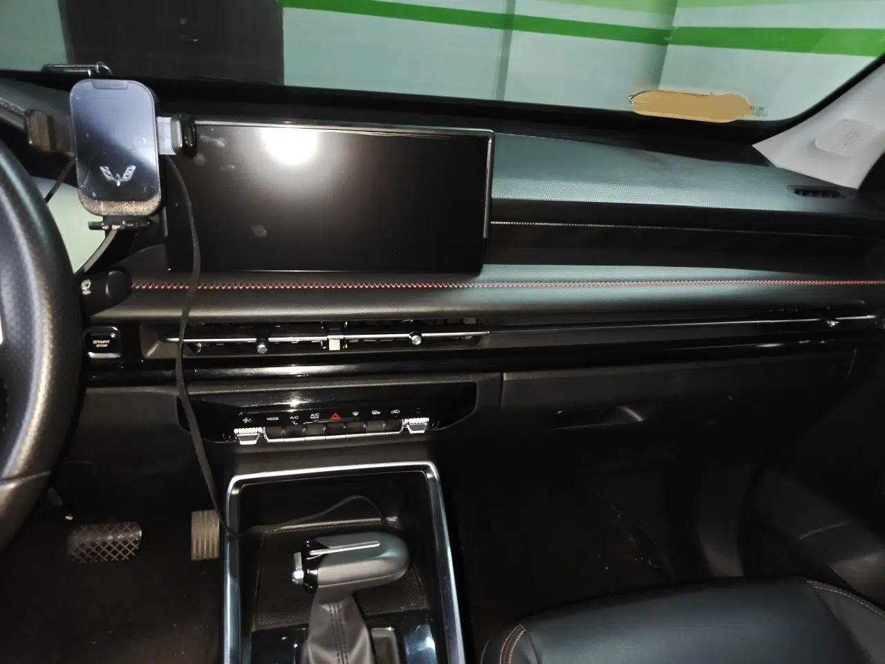 Wuling Alvez 2022 1.5T CVT Trendy & Cool Edition — миниатюра 9
