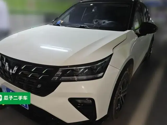 Wuling Alvez 2022 1.5T CVT Trendy & Cool Edition