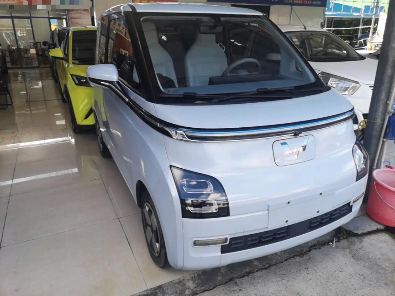 Wuling Air ev 2023 - Four Seats - Advanced Edition — миниатюра 3