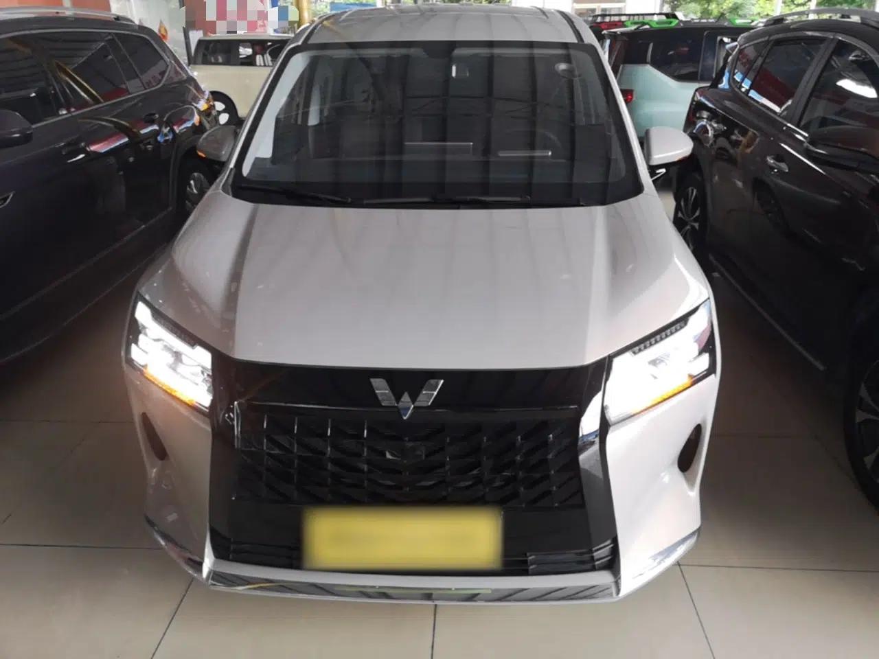 Wuling Starlight 730 2025 Model Plug-in Hybrid 125km Luxury Edition — миниатюра 2