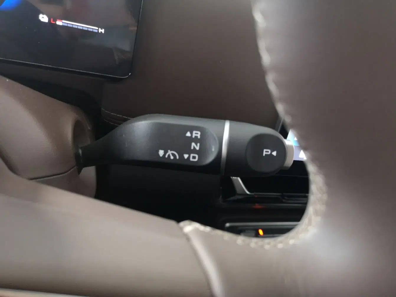 Wuling Starlight 730 2025 Model Plug-in Hybrid 125km Luxury Edition — миниатюра 16