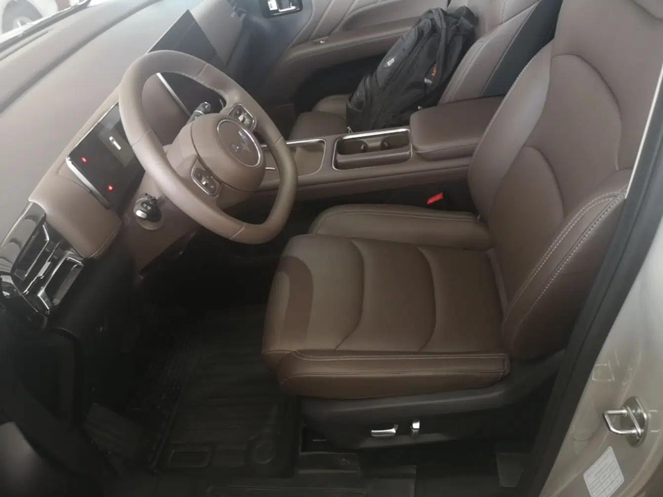 Wuling Starlight 730 2025 Model Plug-in Hybrid 125km Luxury Edition — миниатюра 17