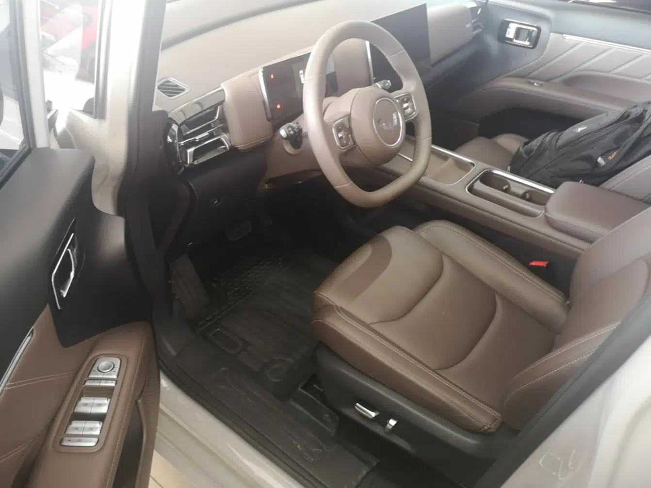 Wuling Starlight 730 2025 Model Plug-in Hybrid 125km Luxury Edition — миниатюра 18