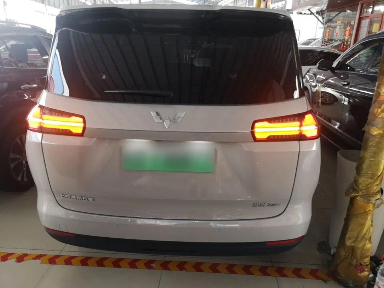 Wuling Starlight 730 2025 Model Plug-in Hybrid 125km Luxury Edition — миниатюра 5