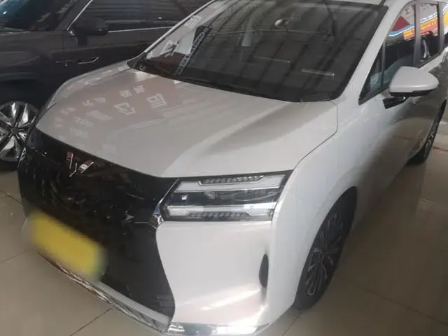 Wuling Starlight 730 2025 Model Plug-in Hybrid 125km Luxury Edition