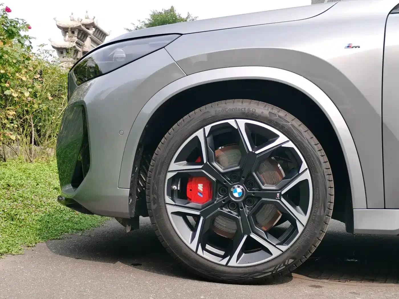 2025 BMW M235L — миниатюра 8