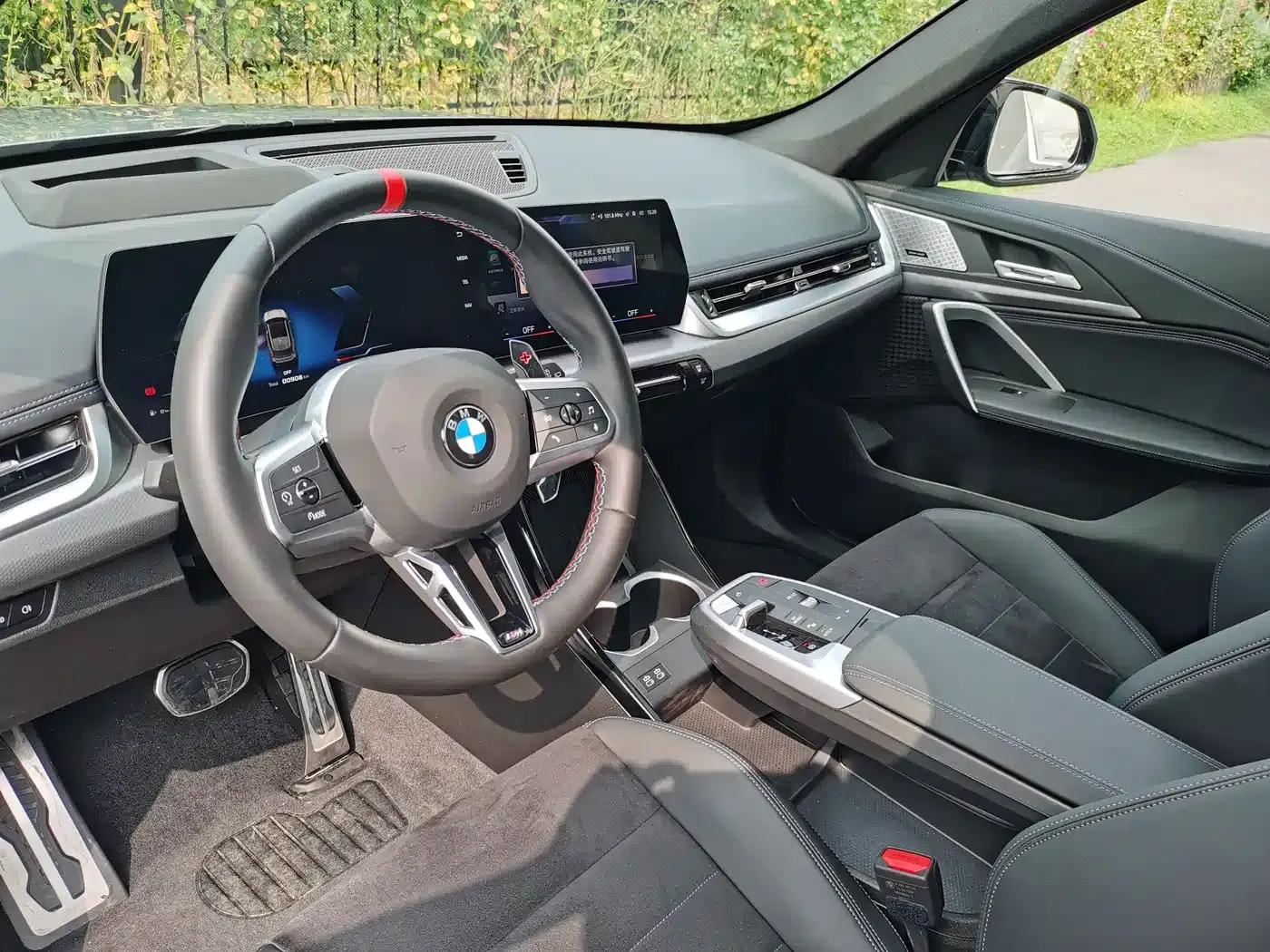 2025 BMW M235L — миниатюра 10