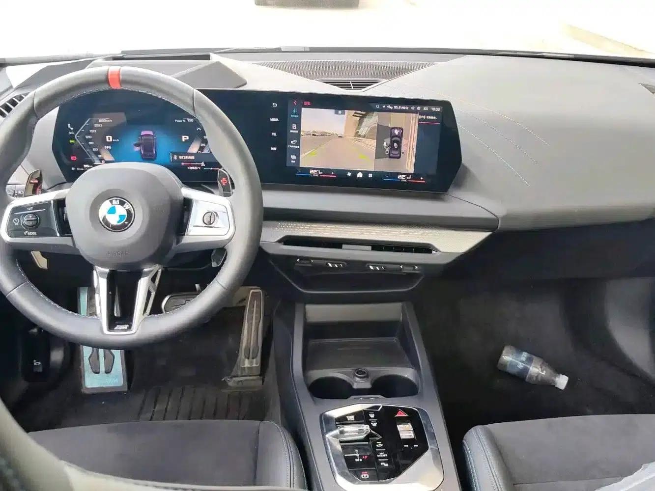 2025 BMW M235L — миниатюра 11