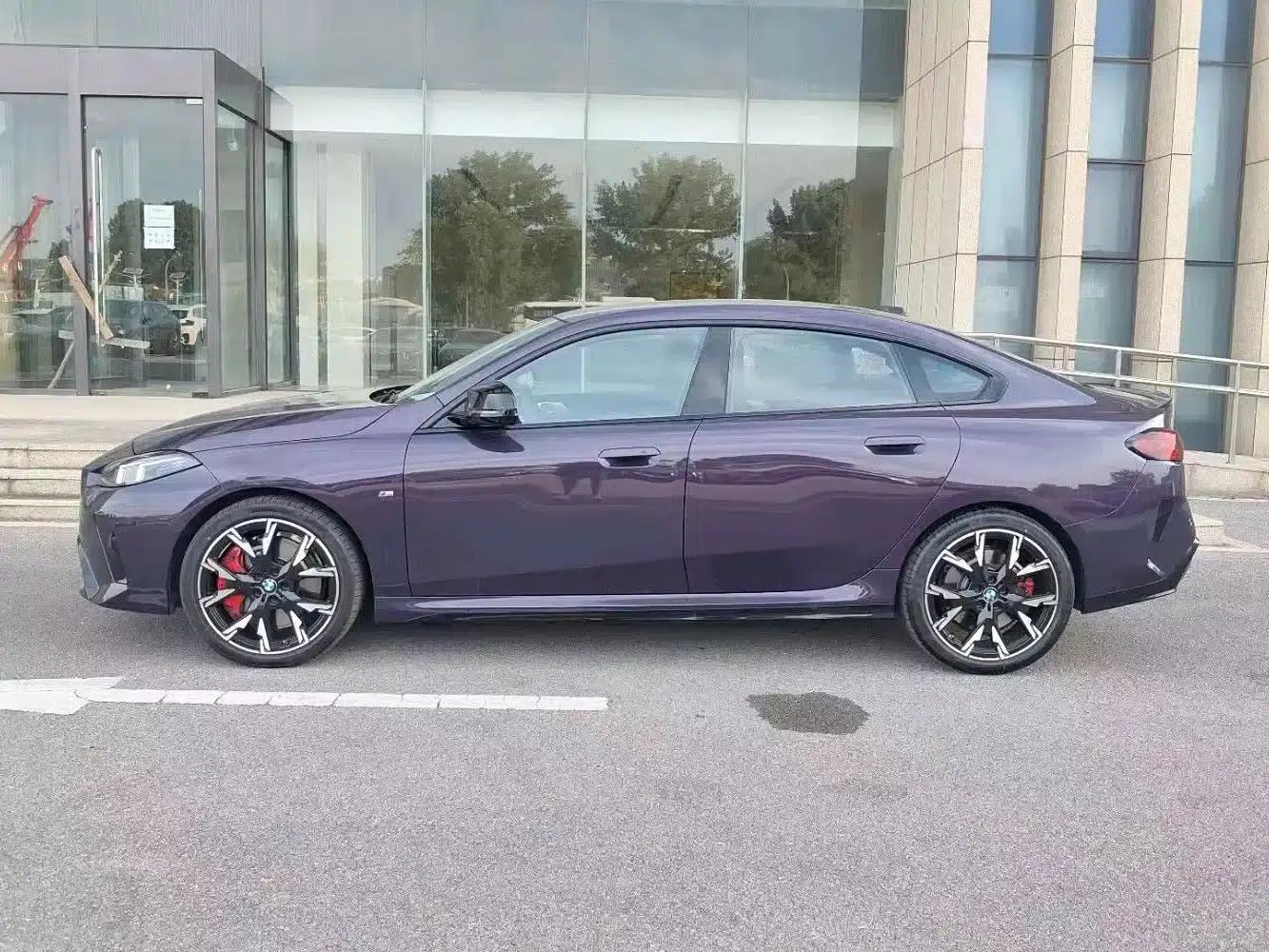 2025 BMW M235L — миниатюра 3