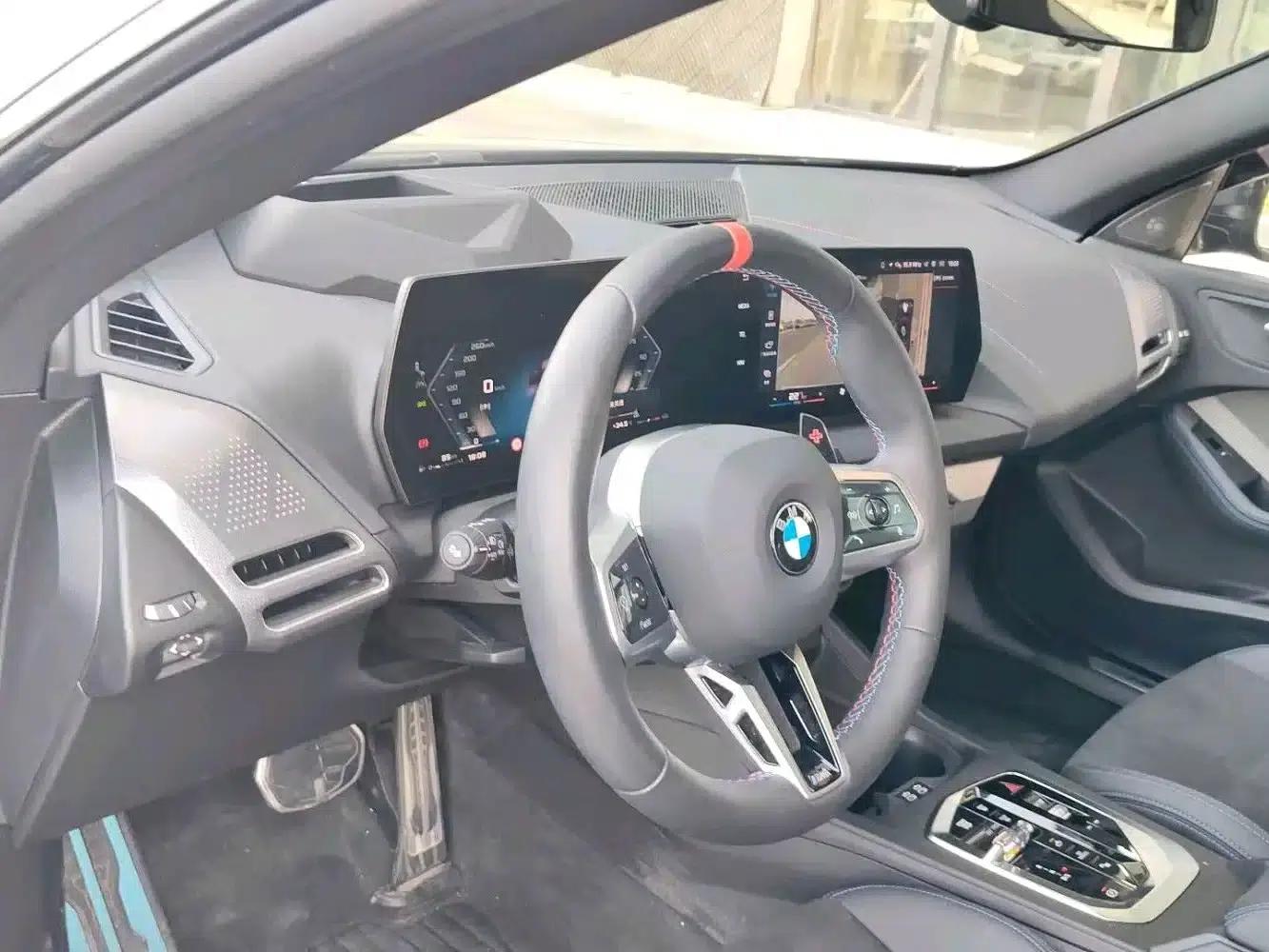2025 BMW M235L — миниатюра 9