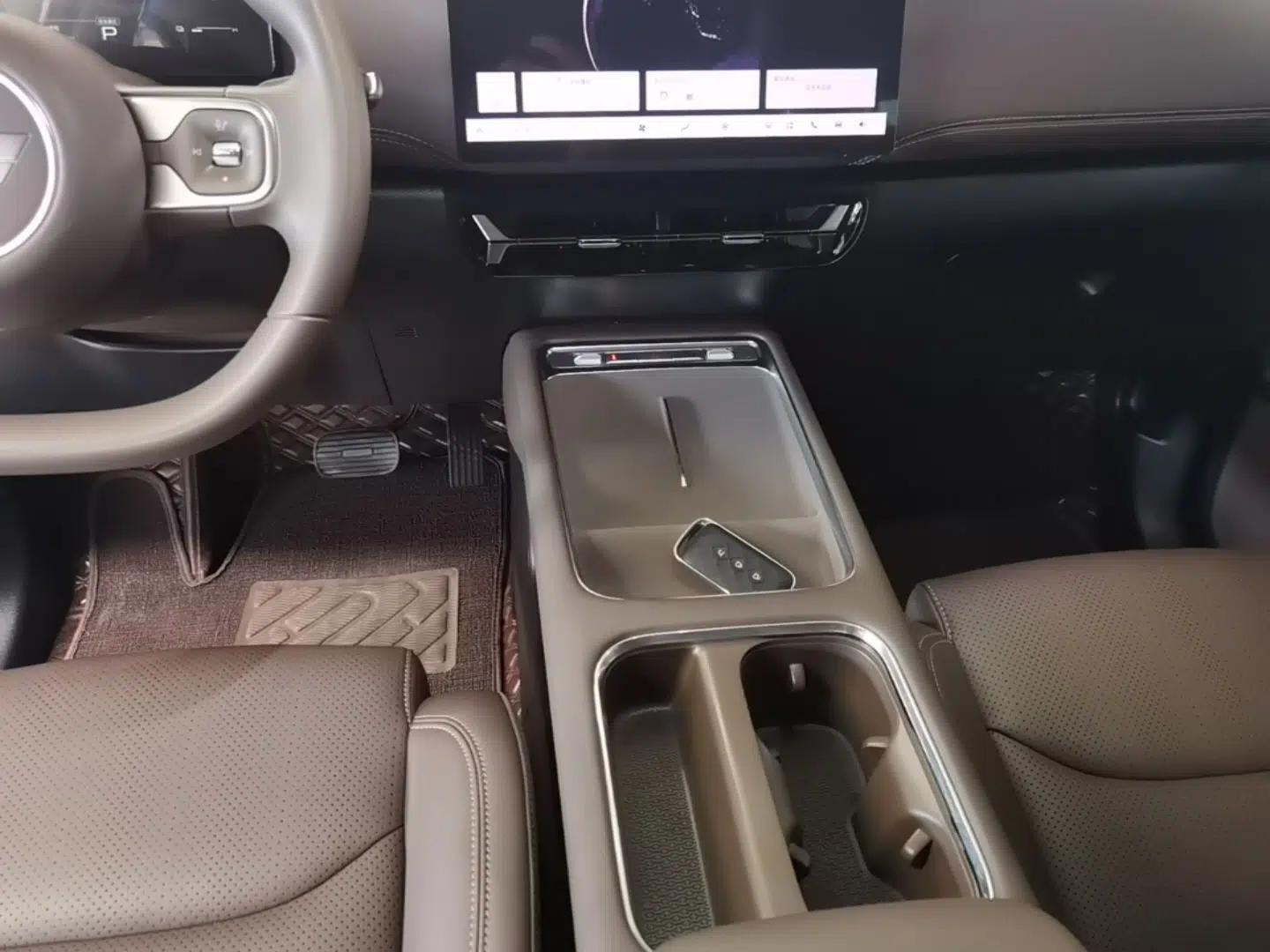 Wuling Xingguang 560 New Energy 2026 Model, Plug-in Hybrid, 125 km, Luxury Version — миниатюра 21
