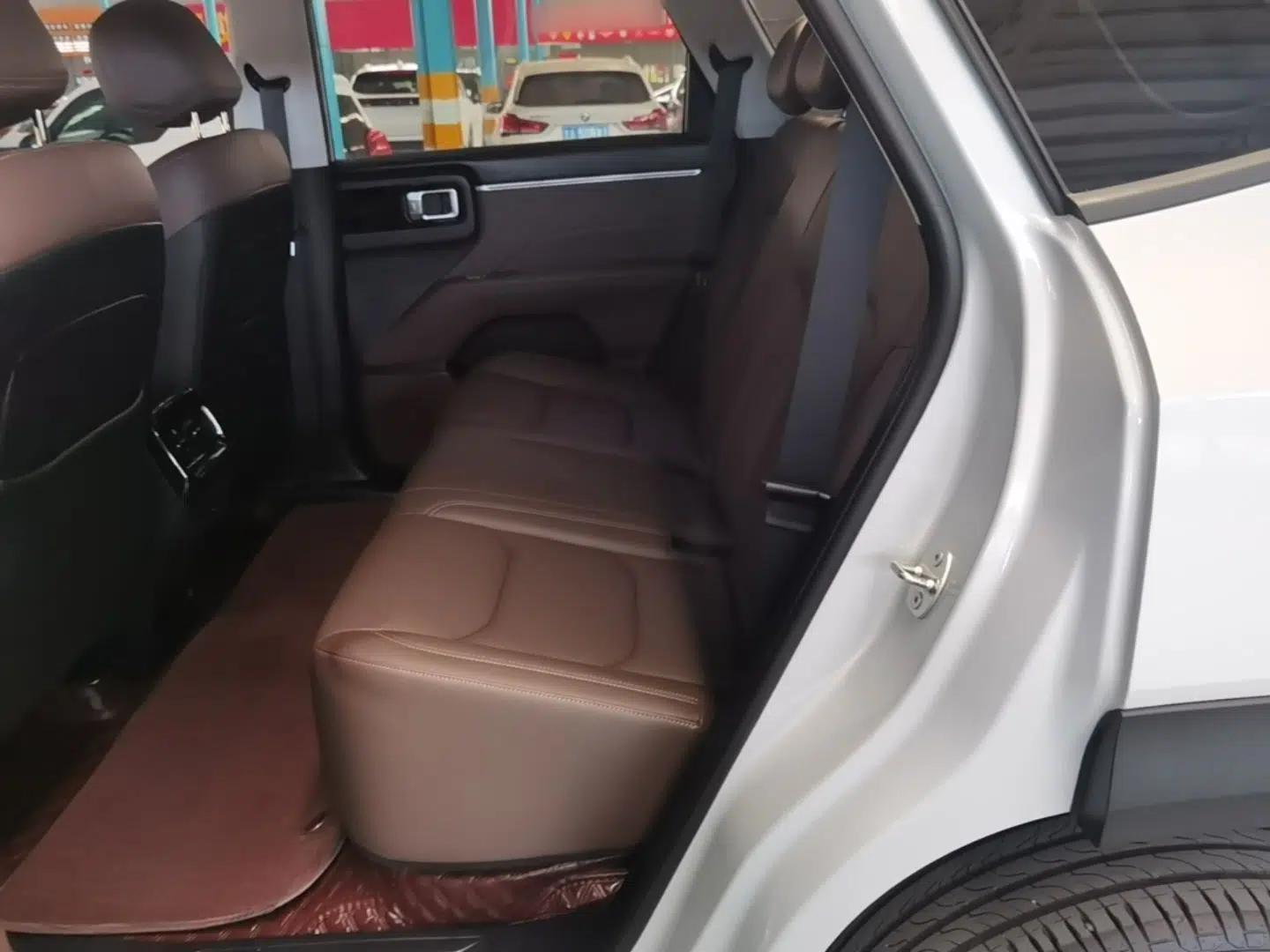 Wuling Xingguang 560 New Energy 2026 Model, Plug-in Hybrid, 125 km, Luxury Version — миниатюра 25
