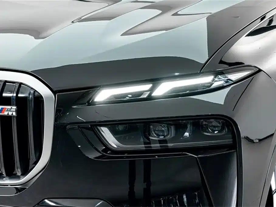 2023 BMW X7 M60i xDrive M60i — миниатюра 4