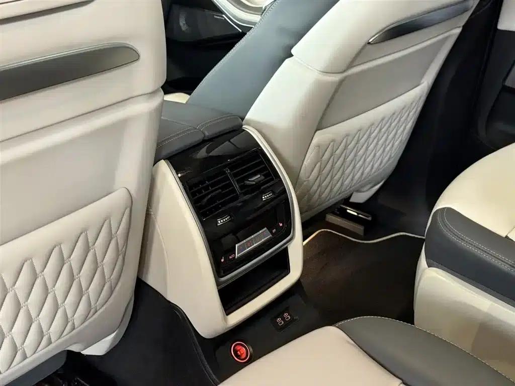 2023 BMW X7 M60i xDrive M60i — миниатюра 17