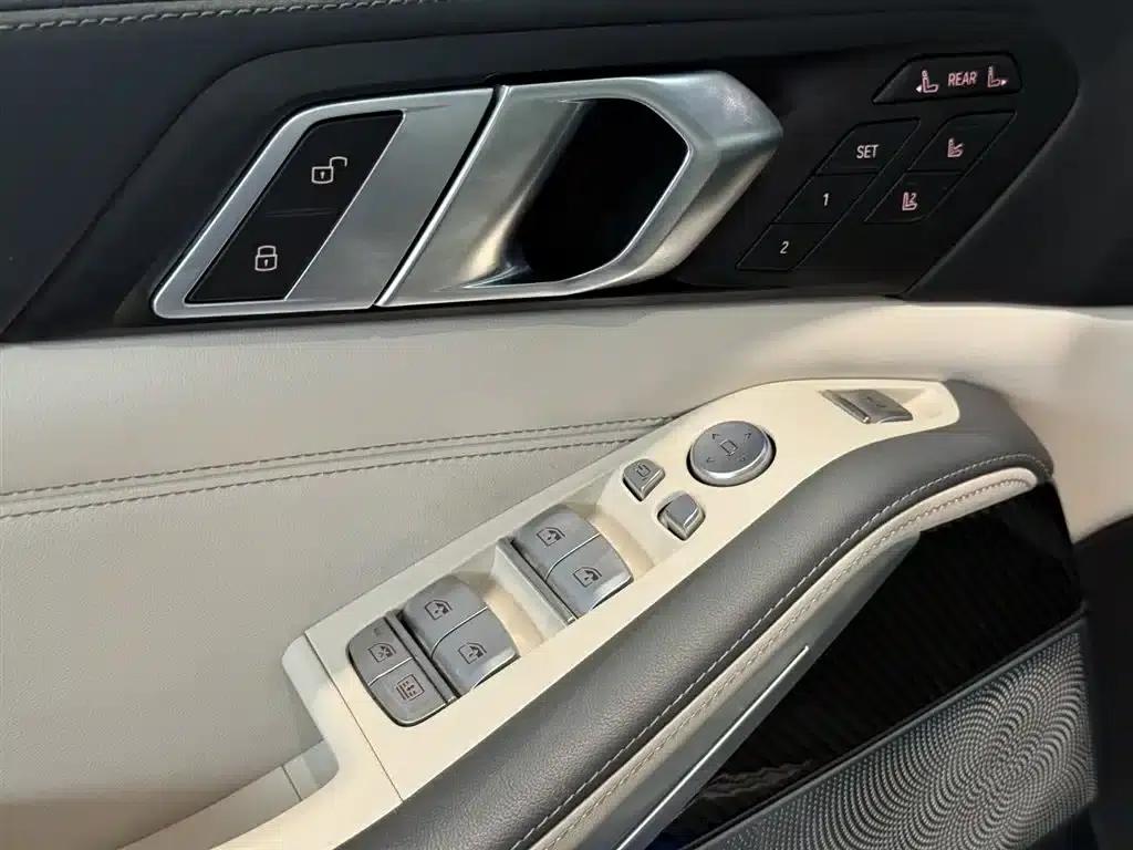 2023 BMW X7 M60i xDrive M60i — миниатюра 22