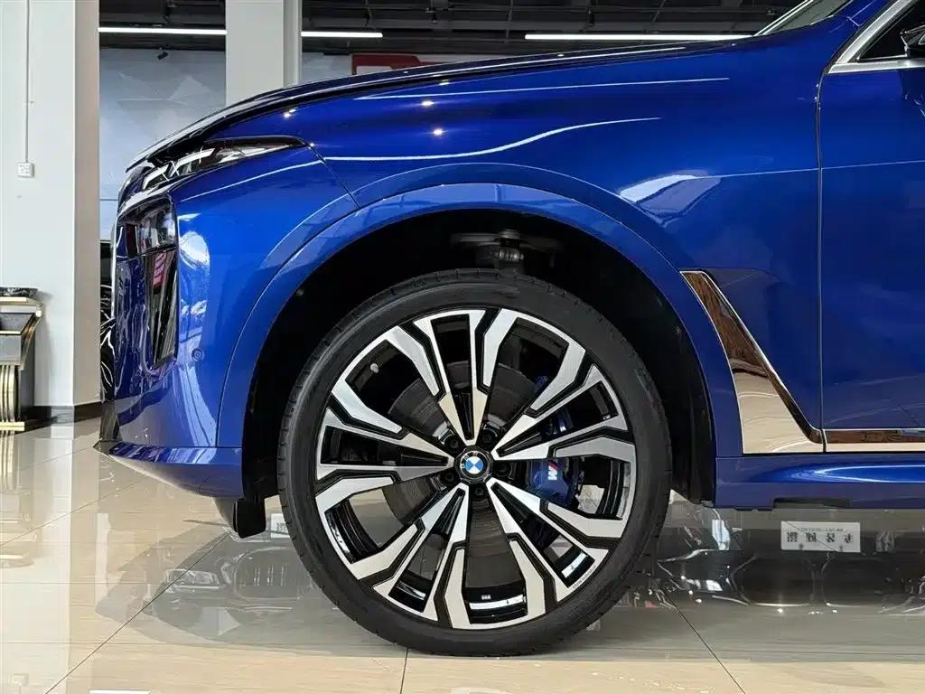 2023 BMW X7 M60i xDrive M60i — миниатюра 6