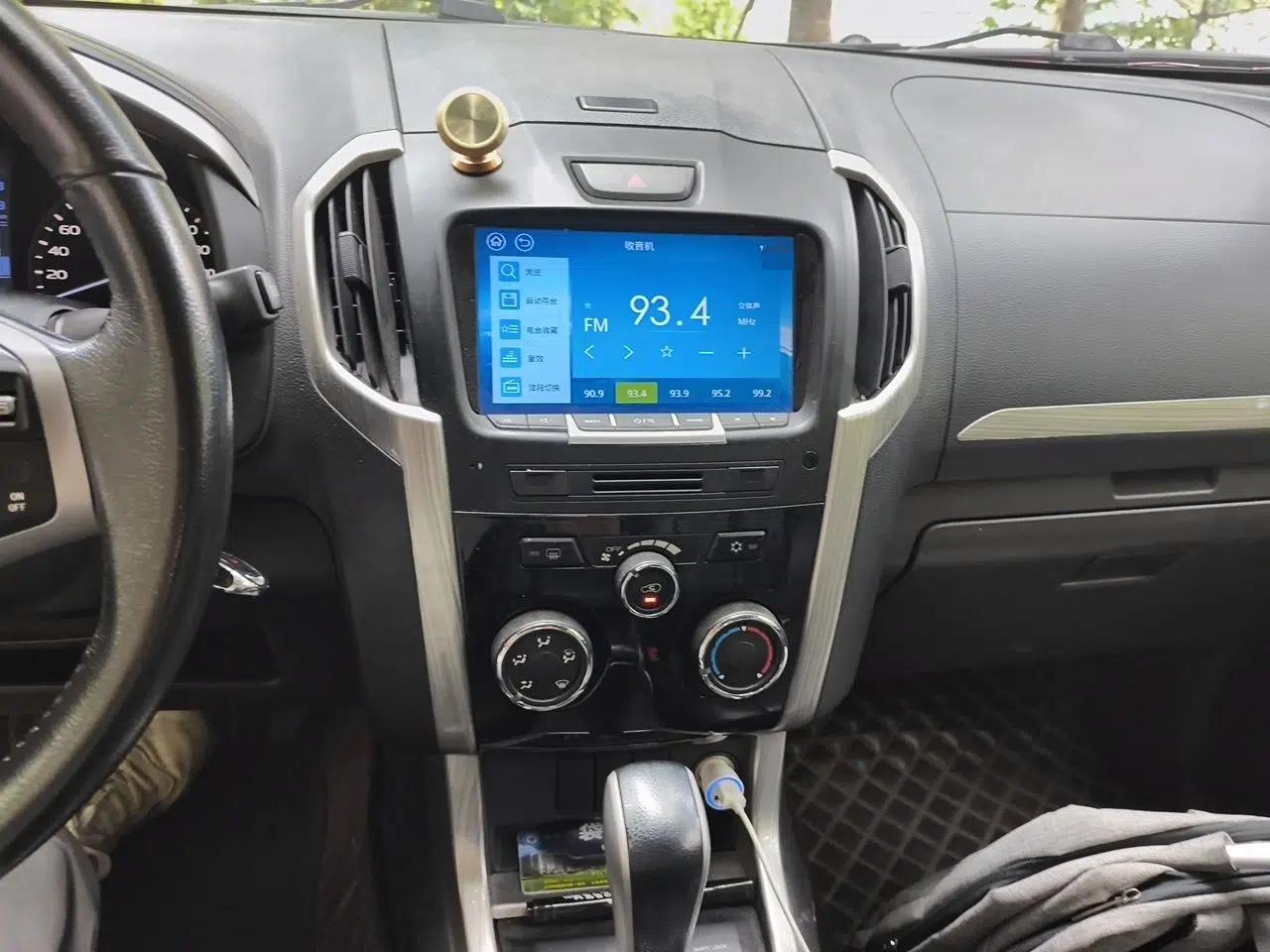 Isuzu D-MAX 2018 3.0T Two-Wheel Drive Automatic Elite Version 4JJ1-TC HI — миниатюра 13