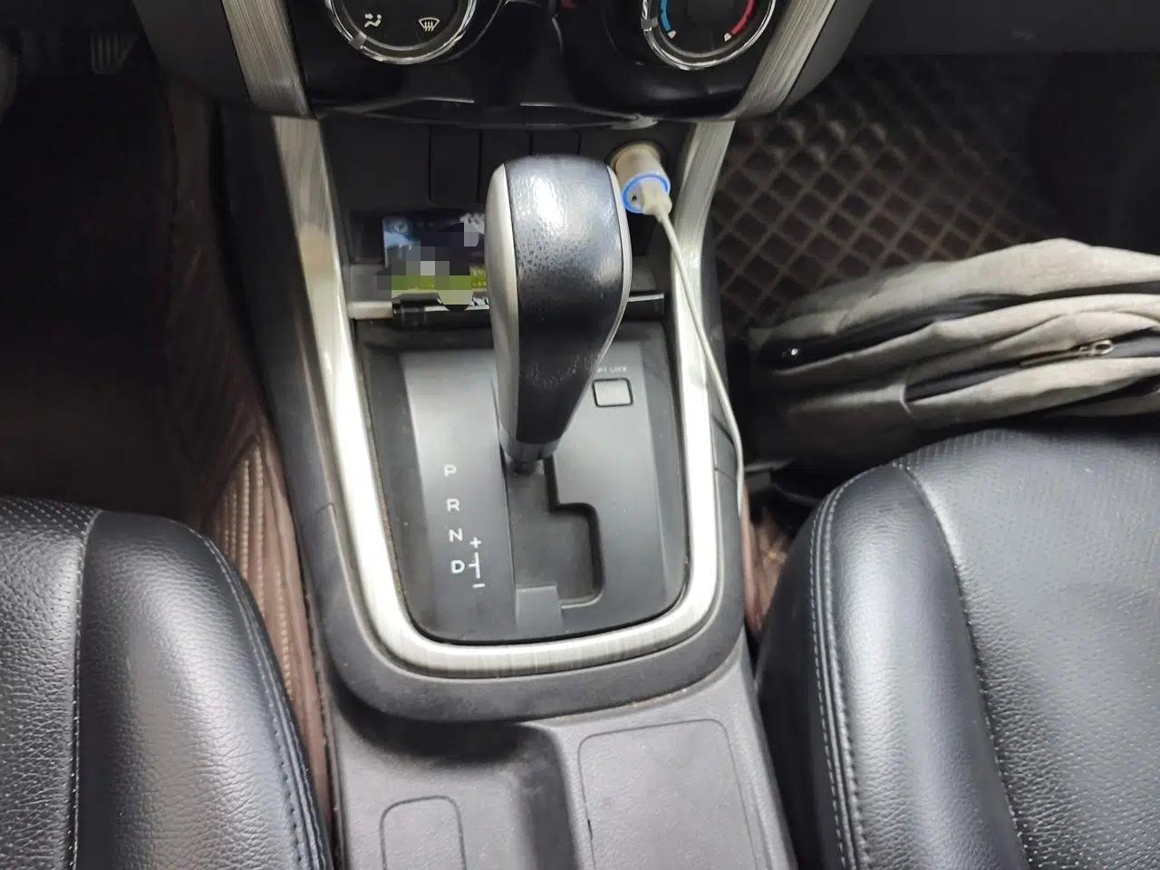 Isuzu D-MAX 2018 3.0T Two-Wheel Drive Automatic Elite Version 4JJ1-TC HI — миниатюра 14
