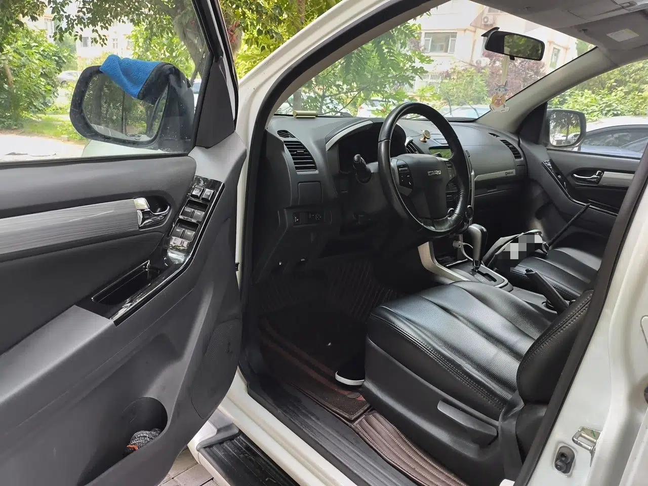 Isuzu D-MAX 2018 3.0T Two-Wheel Drive Automatic Elite Version 4JJ1-TC HI — миниатюра 16