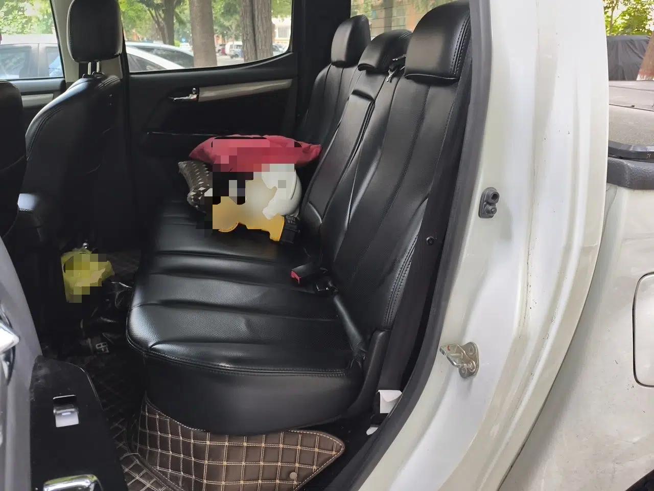 Isuzu D-MAX 2018 3.0T Two-Wheel Drive Automatic Elite Version 4JJ1-TC HI — миниатюра 17