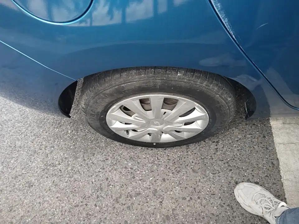 Chevrolet Lova RV 2016 1.5L Automatic Comfort Edition — миниатюра 11