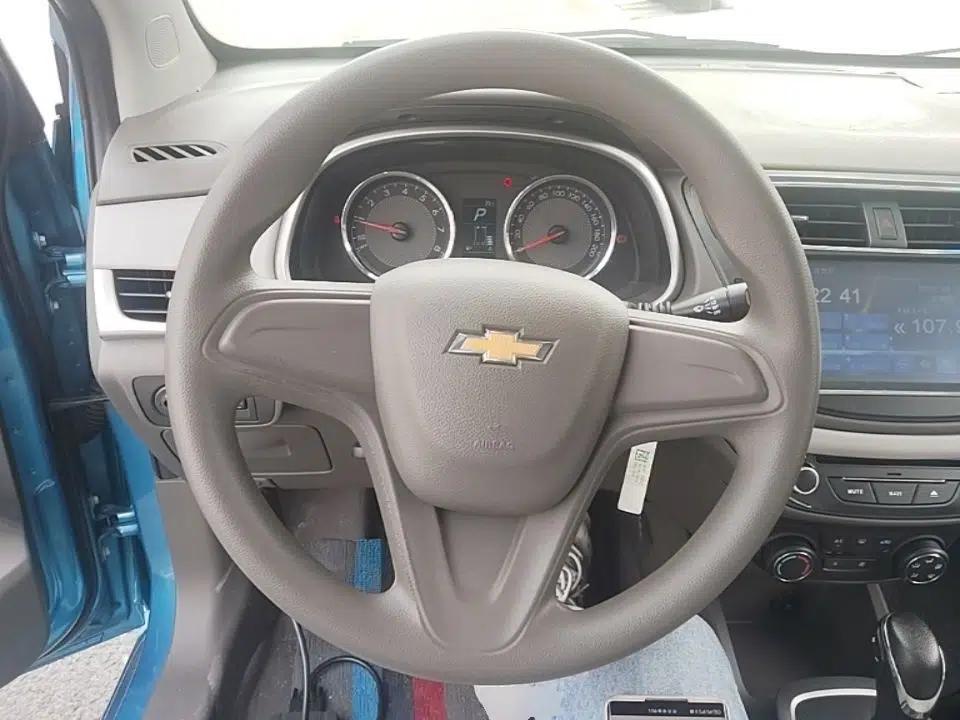 Chevrolet Lova RV 2016 1.5L Automatic Comfort Edition — миниатюра 13