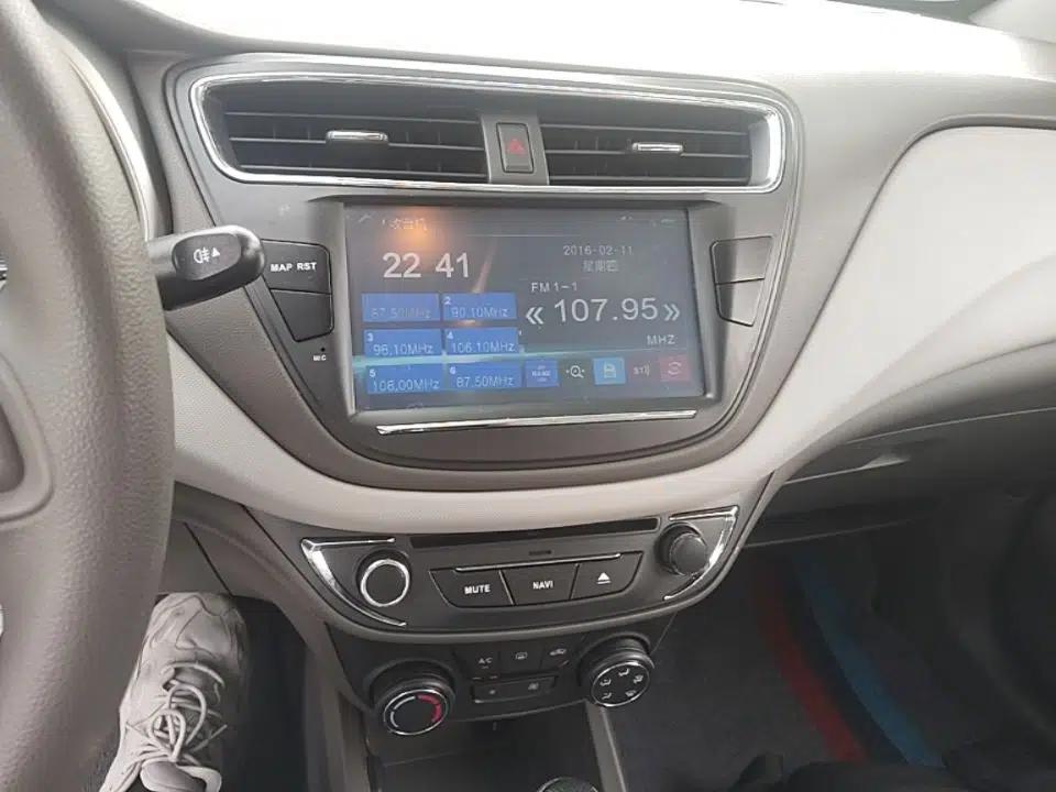 Chevrolet Lova RV 2016 1.5L Automatic Comfort Edition — миниатюра 15