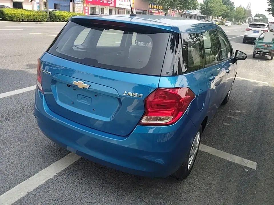 Chevrolet Lova RV 2016 1.5L Automatic Comfort Edition — миниатюра 6