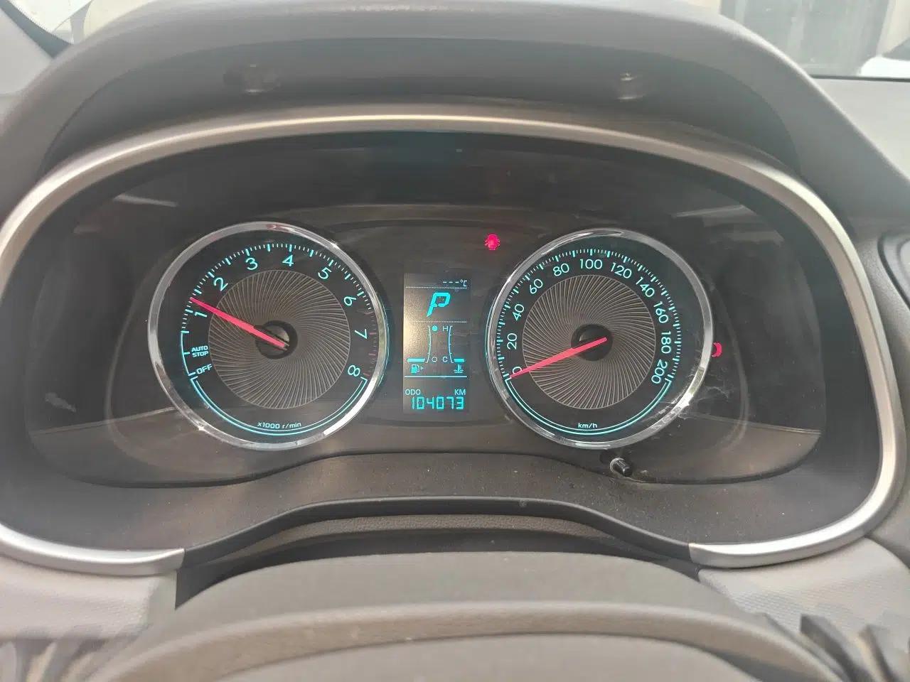 Chevrolet Lova RV 2016 1.5L Automatic Comfort Edition — миниатюра 11