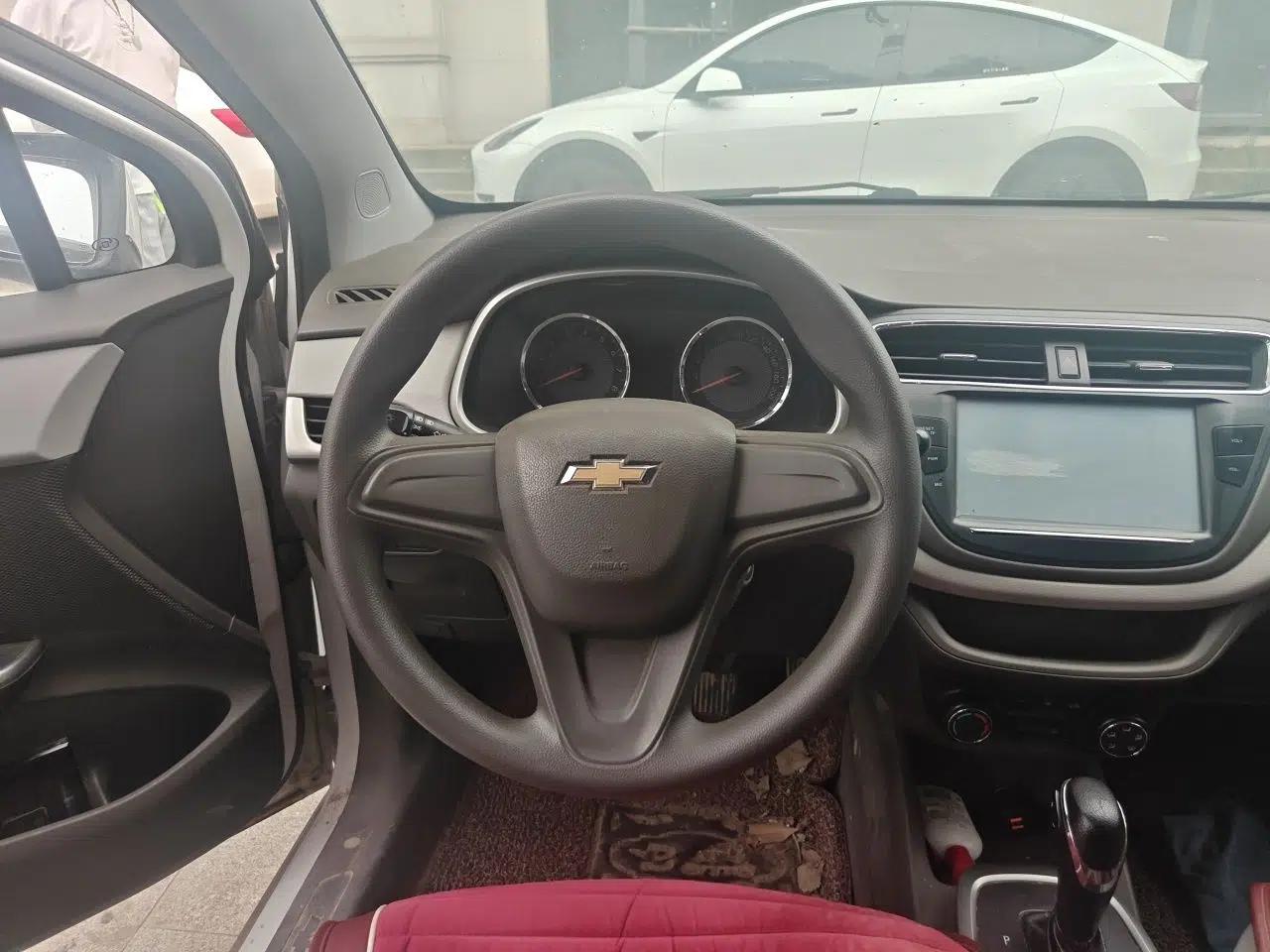 Chevrolet Lova RV 2016 1.5L Automatic Comfort Edition — миниатюра 10