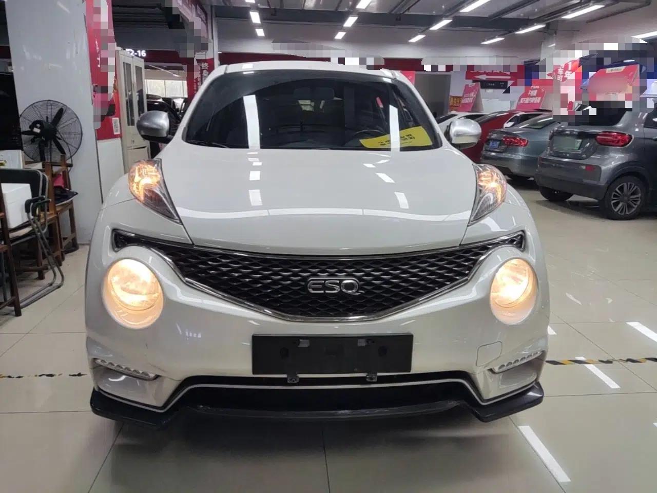 Infiniti ESQ 2014 1.6L Luxury Edition — миниатюра 2